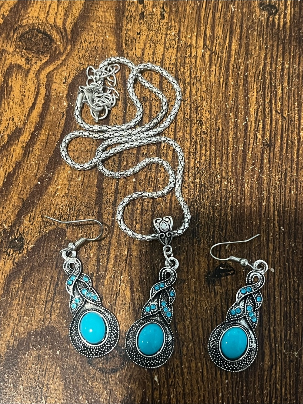 Western Silver Faux Turquoise Teardrop Pendant Necklace & Earring Set⁠